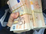 turintis finansinių