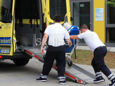 SKUBIAI 2 vairuotojai su B kat. Vokietijoje