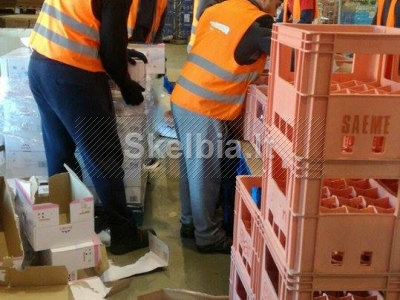 Darbuotojai prie taros rūšiavimo Vokietijoje, Dusseldorf