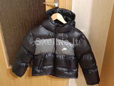 Nike vaikiška striukė 8 - 10 metų berniukui