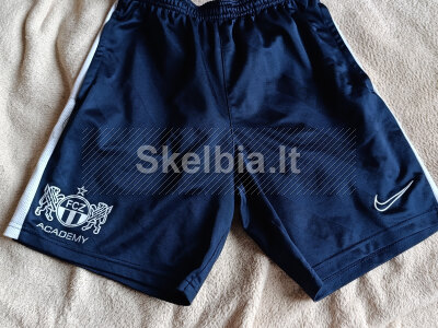 Nike šortai 12 - 13 metų