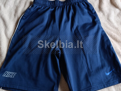 Nike šortai S dydžio